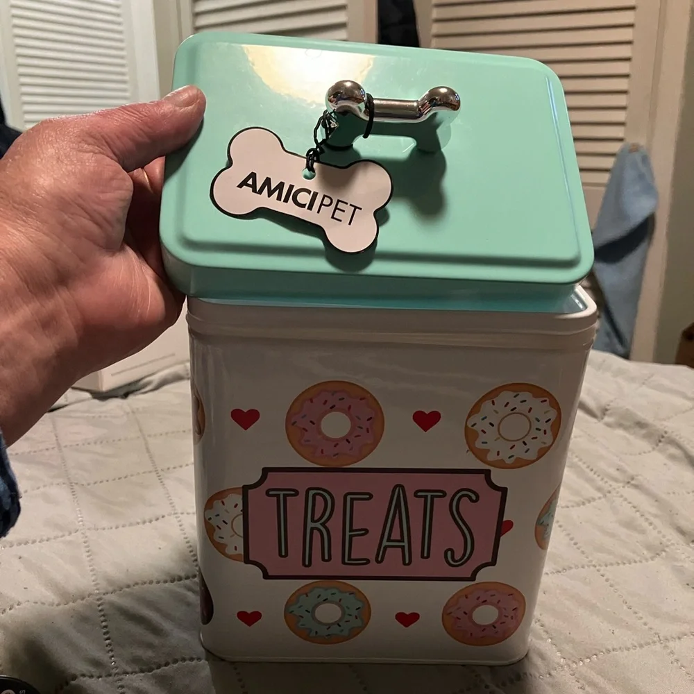 NWT Amici Pet Barkers Dozen Metal Treats Canister